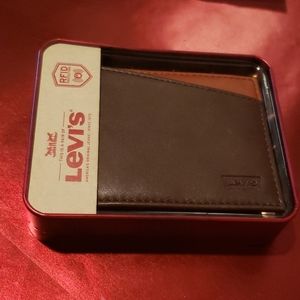 Levi's wallet